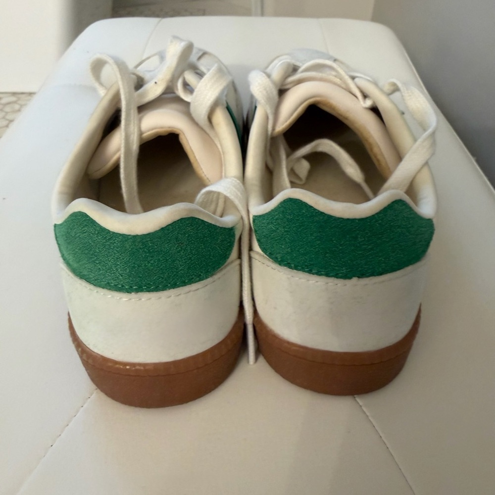 Throwback sneakers - Picture 3 of 4